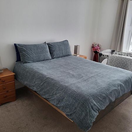 Central 2-Bedroom Bunglow With Double Sofa Bed كارنوستي المظهر الخارجي الصورة