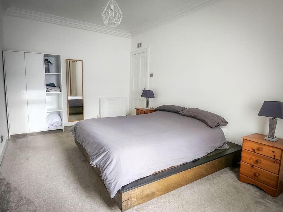 Central 2-Bedroom Bunglow With Double Sofa Bed كارنوستي المظهر الخارجي الصورة