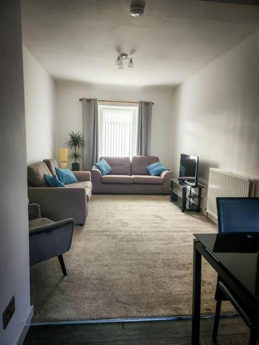 Central 2-Bedroom Bunglow With Double Sofa Bed كارنوستي المظهر الخارجي الصورة